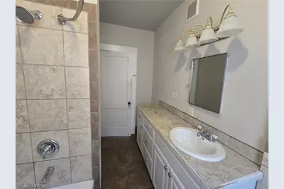 2424 Elm Street, Youngstown, OH 44505 - Photo 9