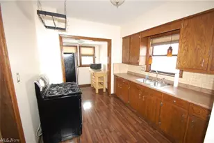 146 N Richview Ave, Youngstown, OH 44509 - Photo 3