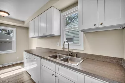 1720 Empire Road, Wickliffe, OH 44092 - Photo 15
