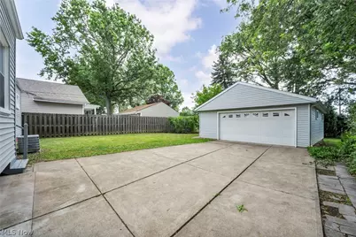 1720 Empire Road, Wickliffe, OH 44092 - Photo 5