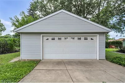 1720 Empire Road, Wickliffe, OH 44092 - Photo 7