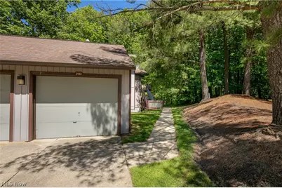 2153 Pinebrook Trail, Cuyahoga Falls, OH 44223 - Photo 17