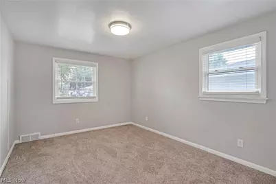 4257 Selkirk Avenue, Austintown, OH 44511 - Photo 11