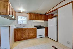 122 Pompano Ln SE, New Philadelphia, OH 44663 - Photo 5