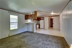 122 Pompano Ln SE, New Philadelphia, OH 44663 - Photo 9