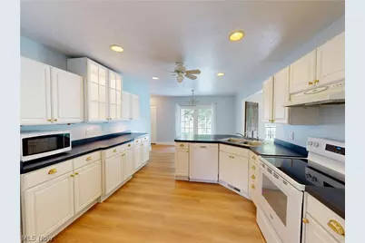 166 Helene Drive, Painesville Twp, OH 44077 - Photo 15