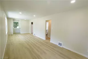 943 Erskine Ave, Akron, OH 44306 - Photo 11
