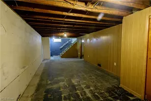 943 Erskine Ave, Akron, OH 44306 - Photo 25