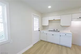 943 Erskine Ave, Akron, OH 44306 - Photo 7