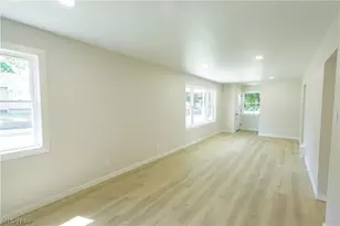 943 Erskine Ave, Akron, OH 44306 - Photo 13