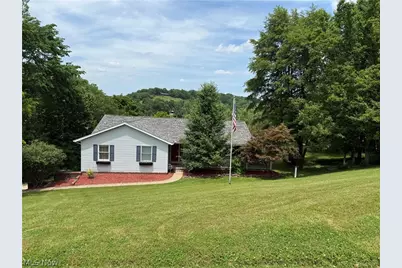 2187 Golfview Drive NE, New Philadelphia, OH 44663 - Photo 1