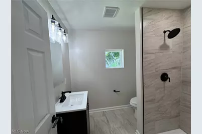 120 E 32nd Street, Lorain, OH 44055 - Photo 17