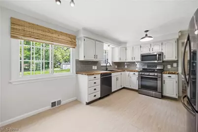 8021 Middlesex Road, Mentor, OH 44060 - Photo 5