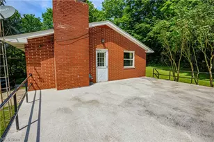5475 Parks Ave NE, Louisville, OH 44641 - Photo 7