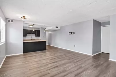 12029 Clifton Boulevard #204, Oakwood, OH 44107 - Photo 9