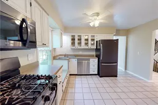 824 S Chillicothe Rd, Aurora, OH 44202 - Photo 9