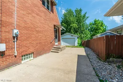 1703 41st Street NW, Canton, OH 44709 - Photo 7