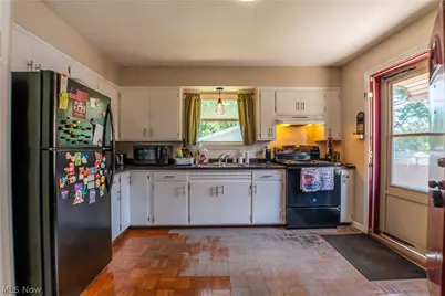 1703 41st Street NW, Canton, OH 44709 - Photo 17