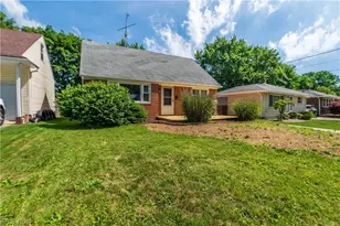 1703 41st St NW, Canton, OH 44709 - Photo 3