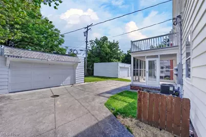 19239 Winslow Road #Lower, Huber Heights, OH 44122 - Photo 15