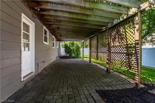 11255 Eleanor Ave NE, Hartville, OH 44632 - Photo 9