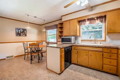 11255 Eleanor Avenue NE, Hartville, OH 44632 - Photo 17