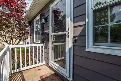 949 Saul Drive, Hubbard, OH 44425 - Photo 7