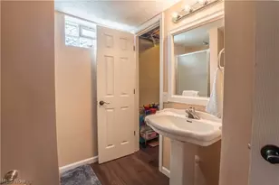 949 Saul Dr, Hubbard, OH 44425 - Photo 29