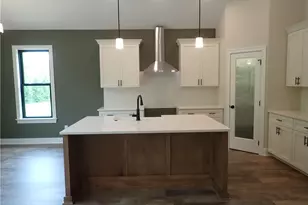 7069 Village Way Dr, Garrettsville, OH 44231 - Photo 5