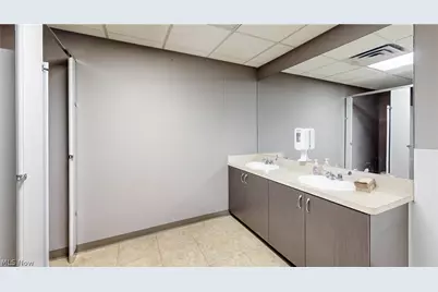 2217 E 9th Street #2nd fl, Loveland, OH 44115 - Photo 17