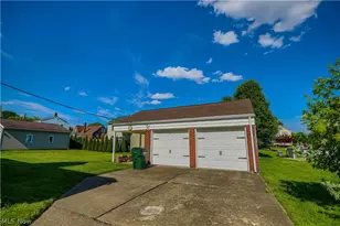 518 Edwards St, Louisville, OH 44641 - Photo 5