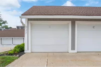 227-E Portage Lakes Drive, Akron, OH 44319 - Photo 29