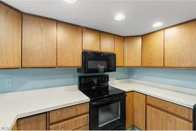 227-E Portage Lakes Drive, Akron, OH 44319 - Photo 13