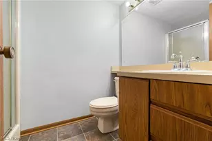 227-E Portage Lakes Dr, Akron, OH 44319 - Photo 21