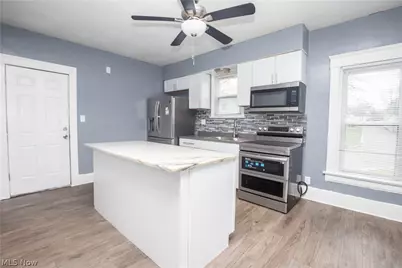 2391 27th Street SW, Akron, OH 44314 - Photo 3