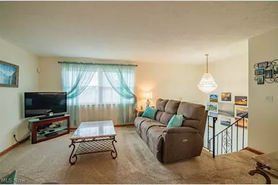 119 Sherwood Drive, Williamstown, WV 26187 - Photo 15