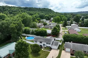 119 Sherwood Dr, Williamstown, WV 26187 - Photo 5
