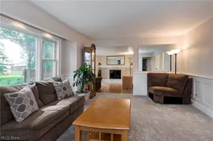9837 Betty Ln, Elyria, OH 44035 - Photo 7