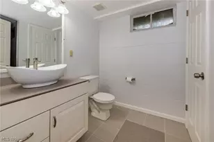 9837 Betty Ln, Elyria, OH 44035 - Photo 19