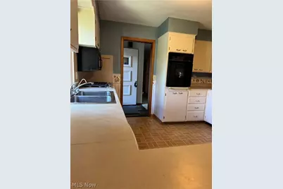 7447 Sylvan Drive, Kent, OH 44240 - Photo 7