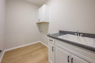 8010 Echo Hill Manor Drive, Mentor, OH 44060 - Photo 11