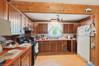 250 E Washington Street, Chagrin Falls, OH 44022 - Photo 7