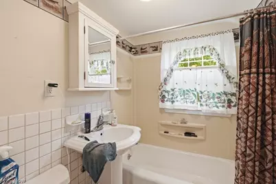 250 E Washington Street, Chagrin Falls, OH 44022 - Photo 19