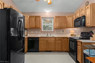 77 29th St NW, Barberton, OH 44203 - Photo 13