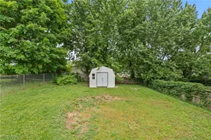 77 29th St NW, Barberton, OH 44203 - Photo 35