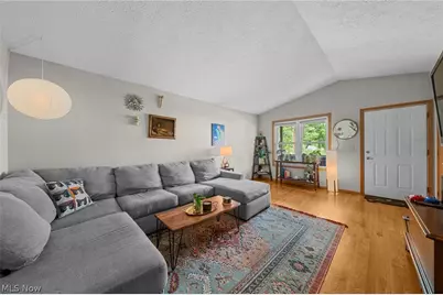 77 29th Street NW, Barberton, OH 44203 - Photo 5