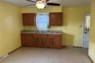309 S 17th St, Weirton, WV 26062 - Photo 7