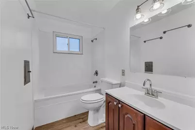927 E 216th Street, Euclid, OH 44119 - Photo 13