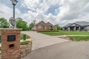 20000 Crowberry Ct, North Lima, OH 44452 - Photo 3