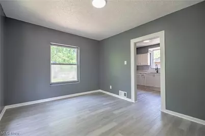 799 Fess Avenue, Akron, OH 44307 - Photo 9